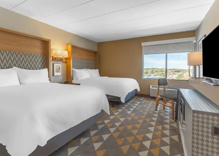 Hotel I-90&rt 20 State St By Ihg Rockford