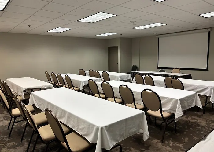Hotel I-90&rt 20 State St By Ihg Rockford