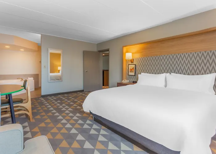Hotel I-90&rt 20 State St By Ihg
